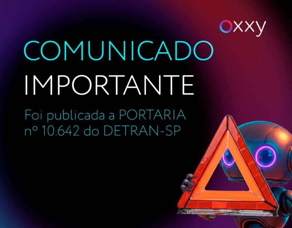 Aviso importante em português sobre a Portaria 10.642 do DETRAN-SP, com mascote robô segurando um triângulo de segurança vermelho-alaranjado.